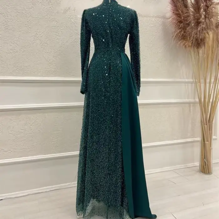 Robe de soirée élégante en rayonne et polyester avec paillettes vertes, silhouette sirène, tour de taille empire, soutien-gorge intégré, idéale pour les bals et cérémonies officielles