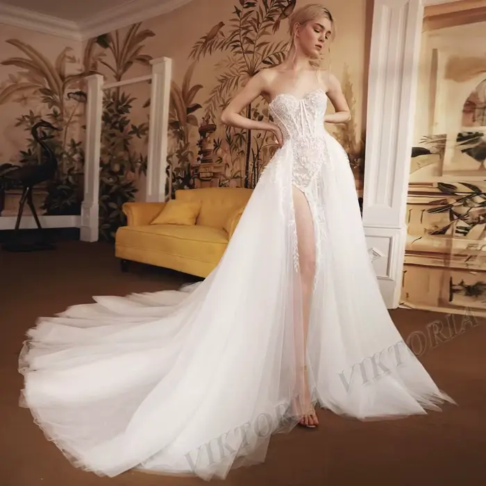 VIKTORIA Vintage chérie robes De mariée haute fente dentelle Appliques a-ligne plissée chapelle Train Trouwjurk