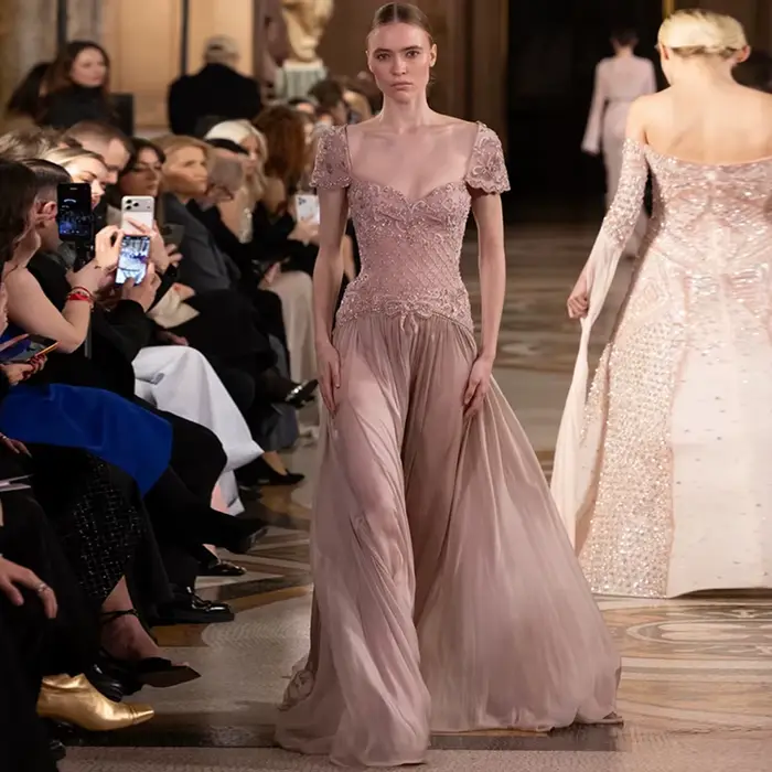 Robe de soirée moderne en mousseline de soie avec cristaux, traîne délicate, robes de bal, perles et