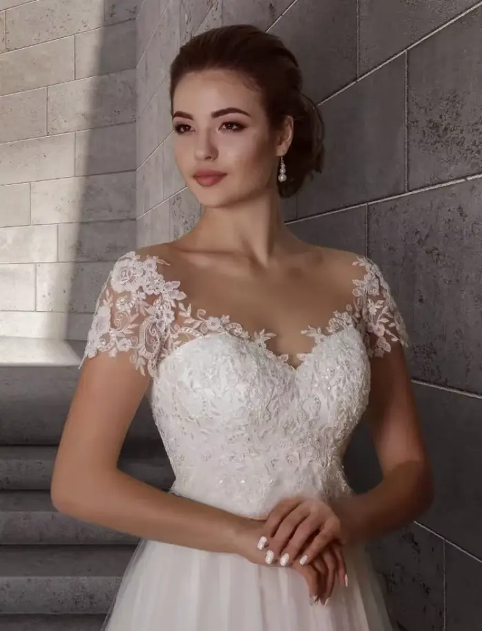 Robe de Mariée Classique Elégante avec Appliques en Tulle et Organza pour Femmes Occasions Spéciales