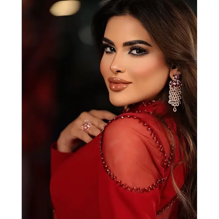 Robe de soirée rouge personnalisée avec décolleté en V et silhouette sirène pour femmes, idéale pour soirées officielles et événements spéciaux