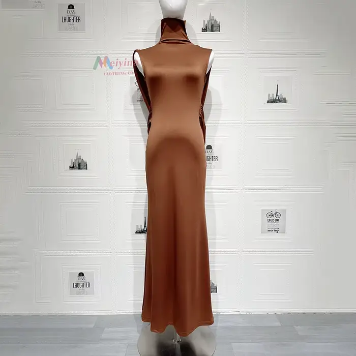 Robe longue élégante sans manches pour femme