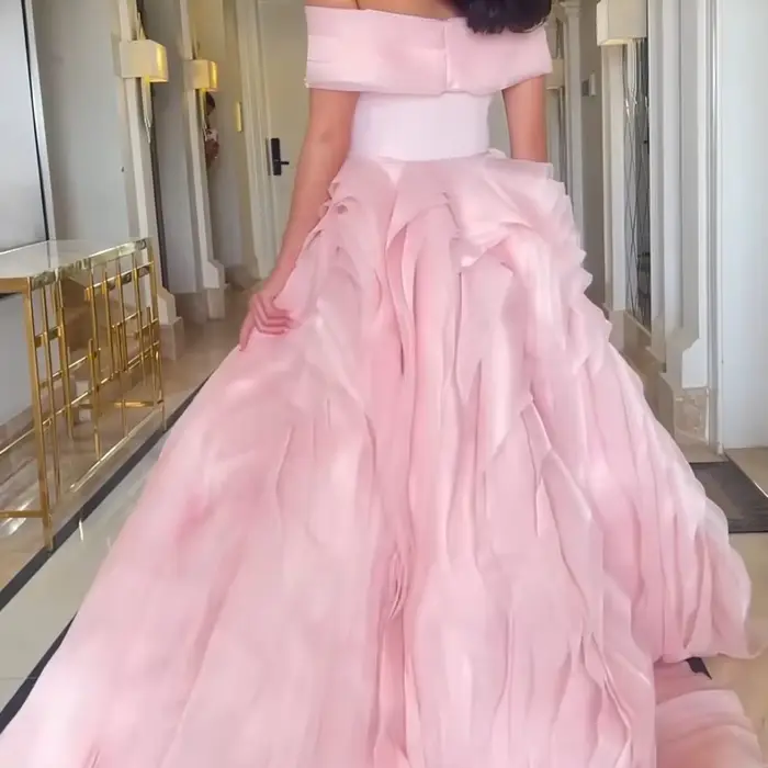 Robes de bal rose gaine robe Sharon de mariage personnalisée