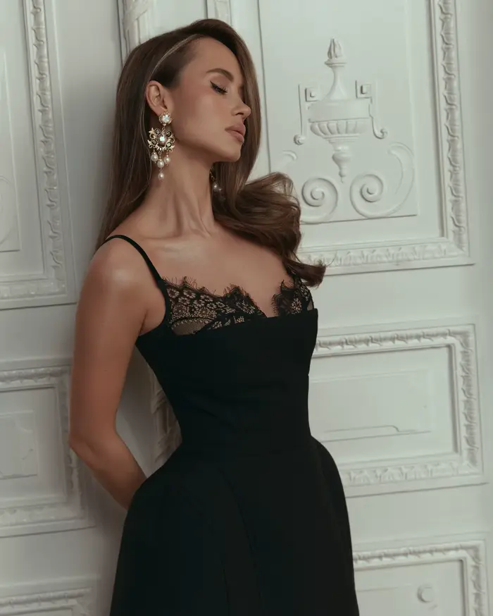 Robe de soirée noire en dentelle pour femme