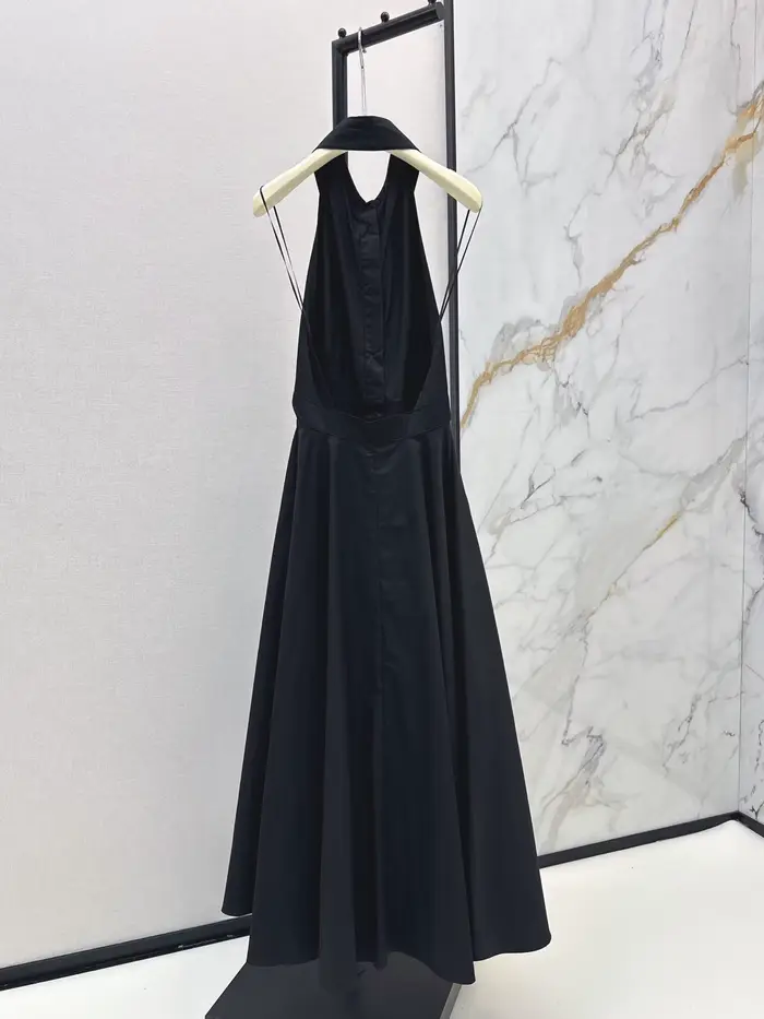 Nouvelle collection Printemps/Été 2026 Robe élégante à col halter et dos nu 159