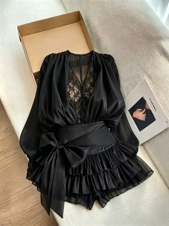 Robe élégante vintage noire en mousseline de soie à manches longues et col en V pour femme