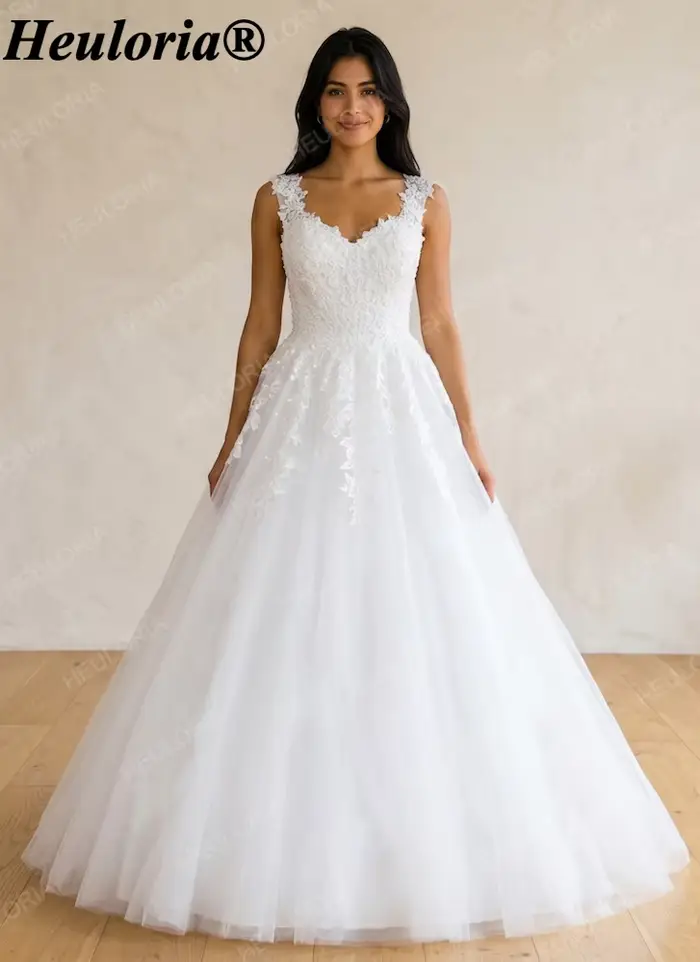 Robe de mariée élégante Heuloria en dentelle à col en V