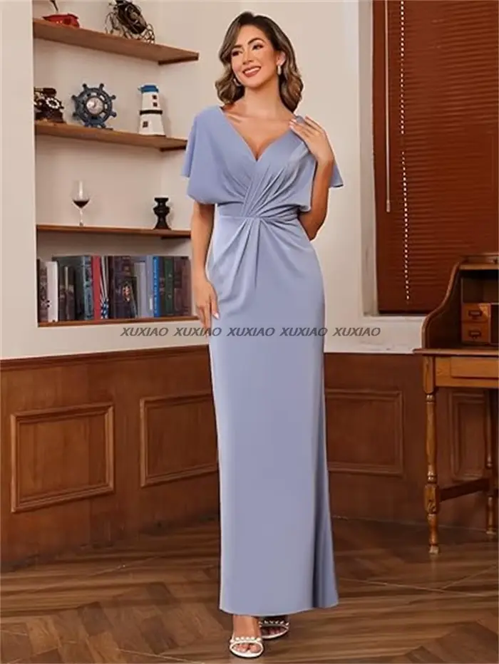 Robe de mère de la mariée en satin brillant avec soutien-gorge intégré pour cérémonies de mariage et événements élégants