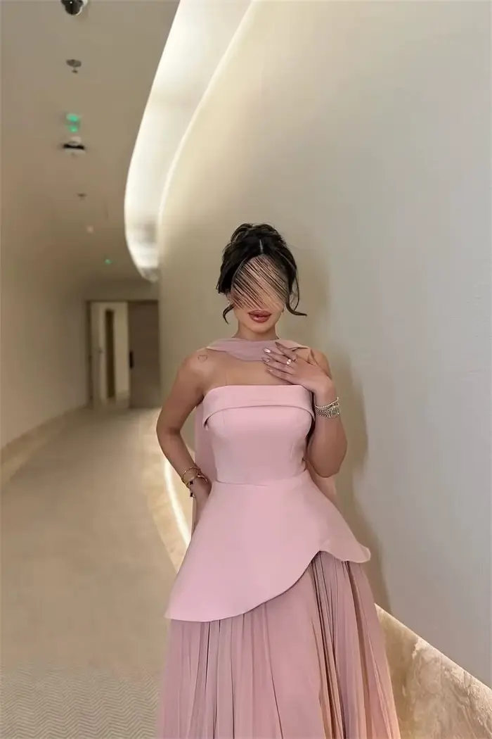 Robe de Cocktail Élégante Personnalisée en Polyester avec Soutien-Gorge Intégré pour Femmes Occasions Spéciales Bal de Promo Remise de Diplôme