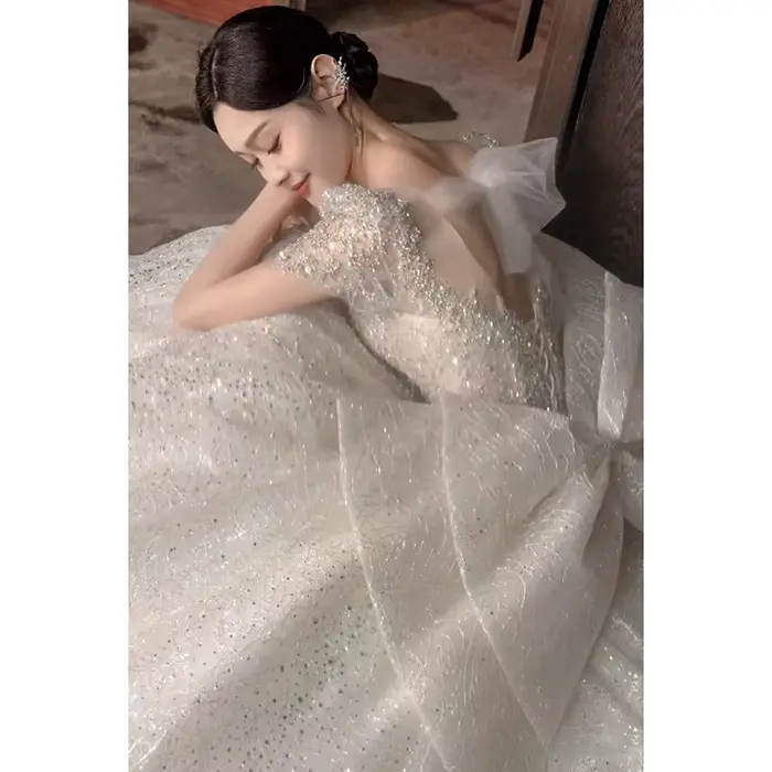 Nouvelle robe de mariée