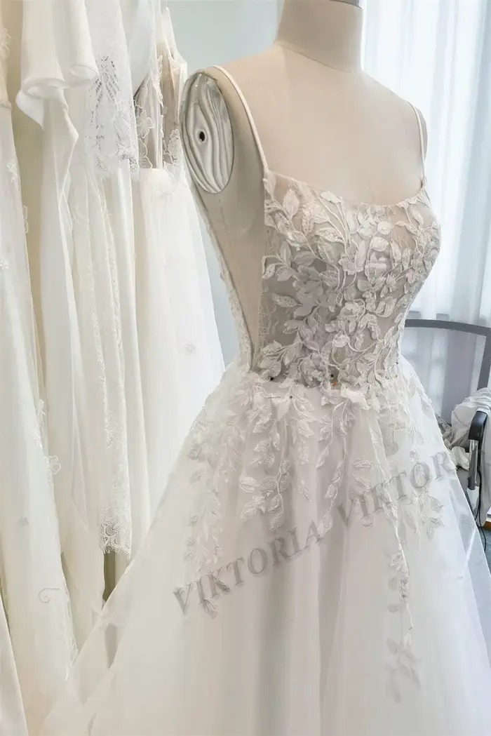 VIKTORIA élégant Scoop robes De mariée pour femme
