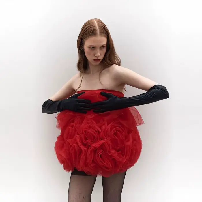 Robes courtes rouges chics pour femmes