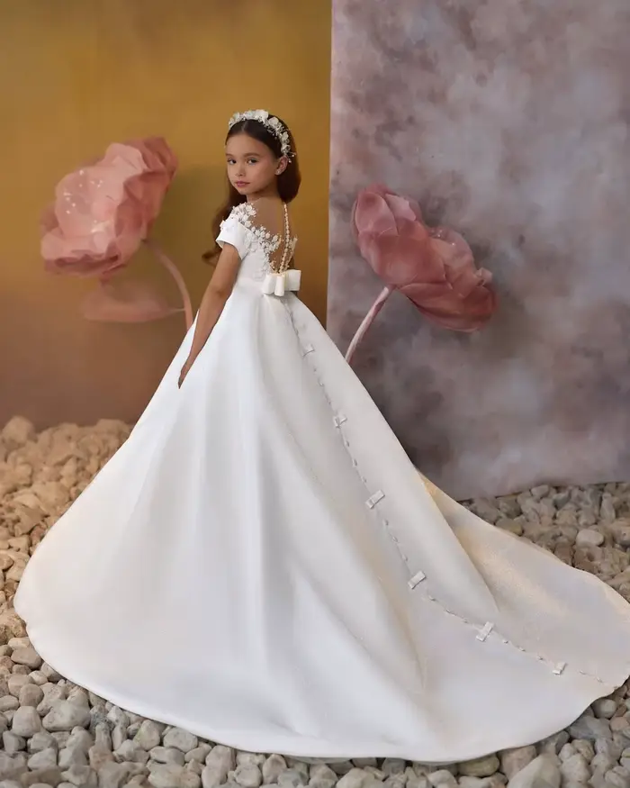 Robes de fille de fleur blanche pour mariage longueur de plancher en satin filles bébé