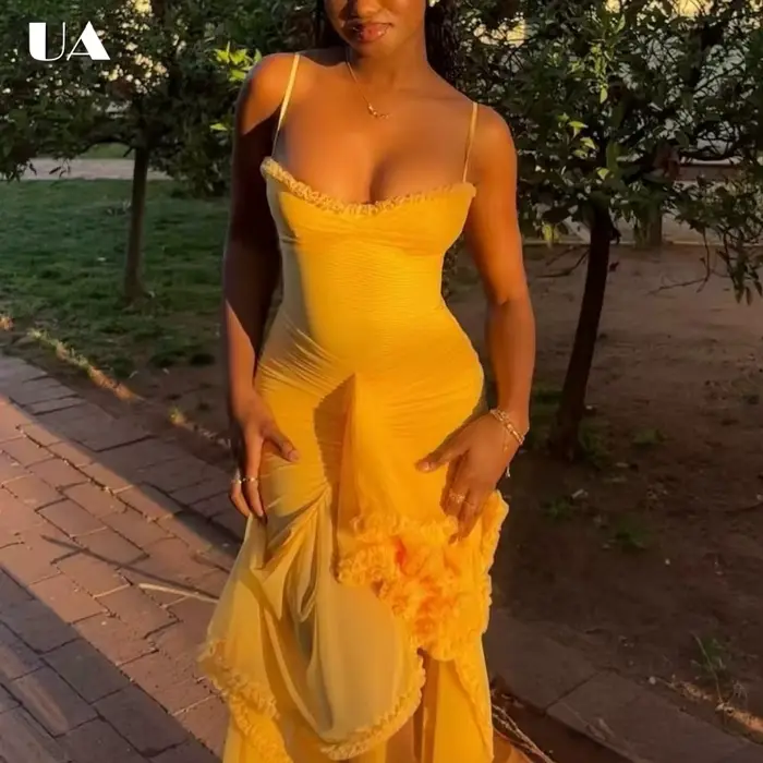 Robe midi asymétrique tendance à volants avec bretelles spaghetti