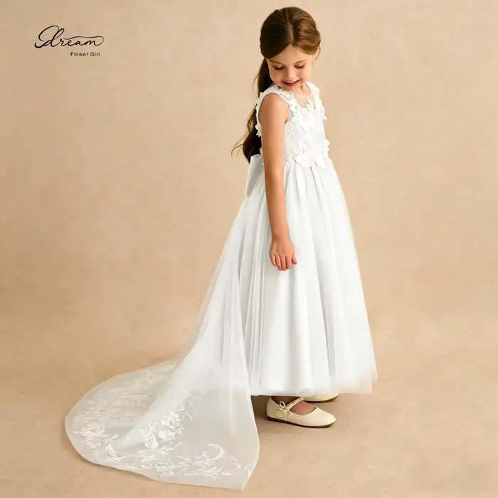 Robe de demoiselle d'honneur blanche sans manches avec appliques en dentelle