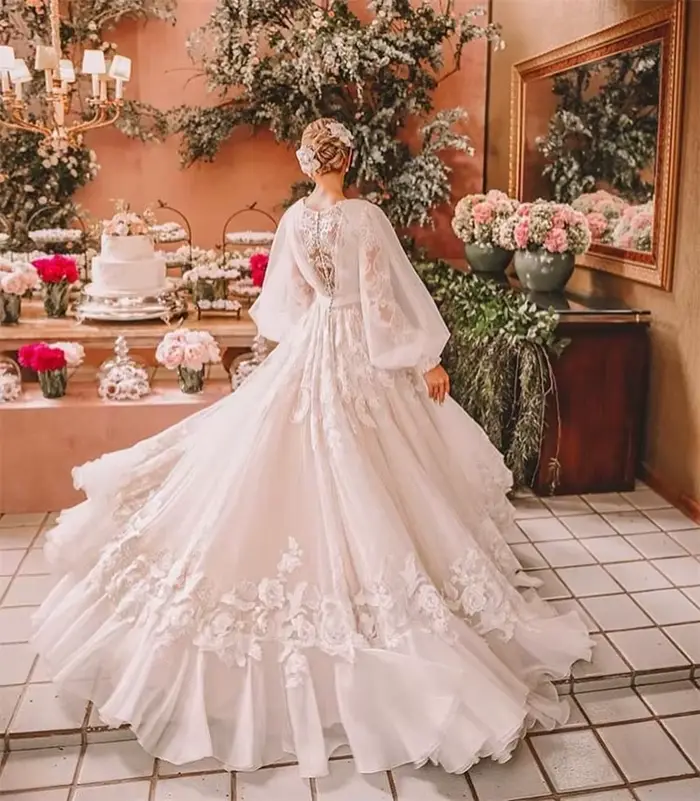 Robes de mariée en dentelle ivoire pour la mariée