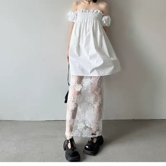 Robe noire élégante mi-longue en maille, petite robe noire pour le quotidien