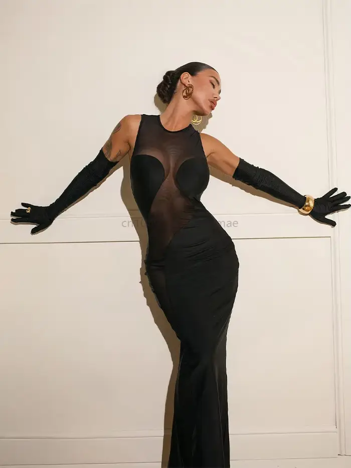 Robe fourreau élégante en maille unie