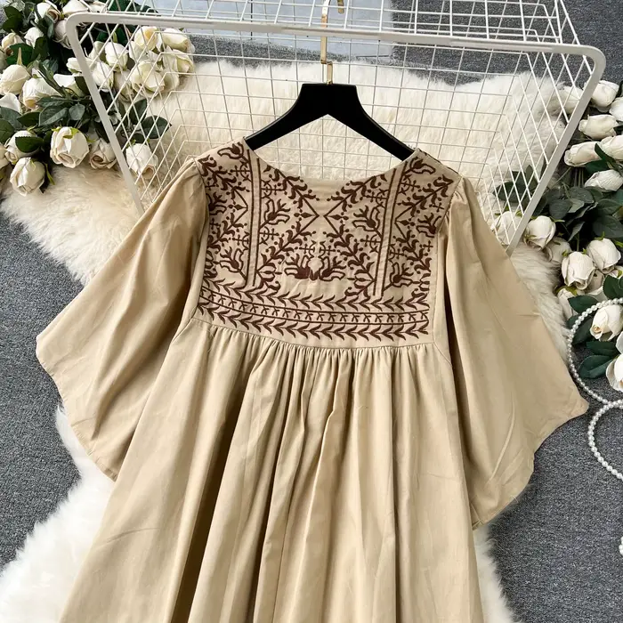 Robe brodée bohème ample et longue pour femmes, col rond, broderie florale, polyester, ligne A, nouvelle collection été, style chic, occasions spéciales