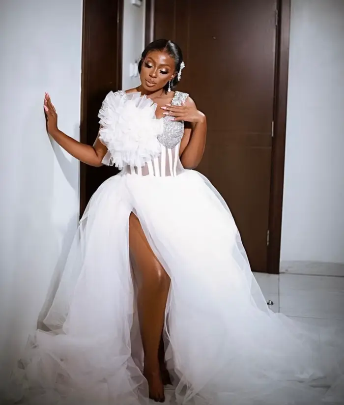 Robes de mariée blanches personnalisées, robes de douche pour patients, mariage africain, jupe gonfl
