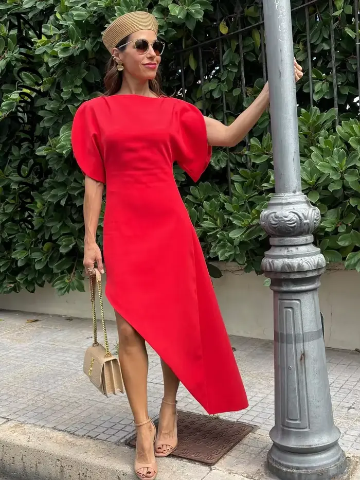 Nouvelle Robe d'été asymétrique rouge élégante à col rond