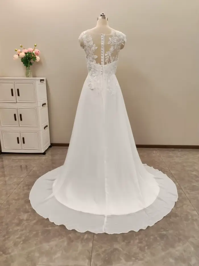 Robes de mariée Boho en dentelle personnalisées une ligne côté fendu appliqué