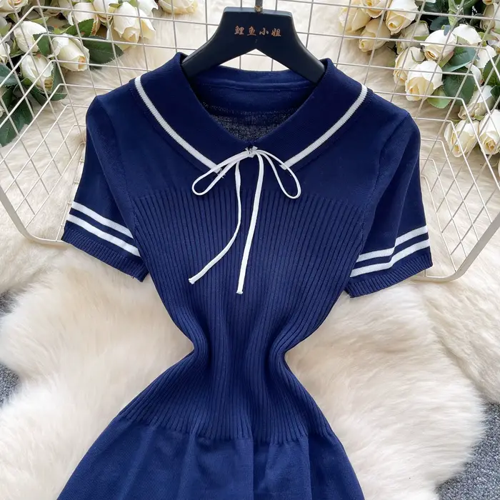 Robe d'été tricotée à manches courtes pour femmes