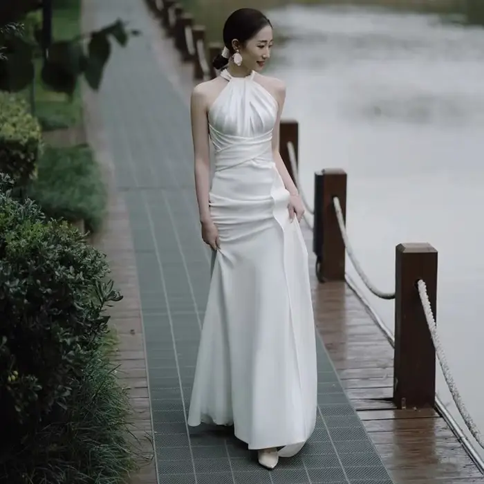 Robe de mariée en satin blanc simple pour femme