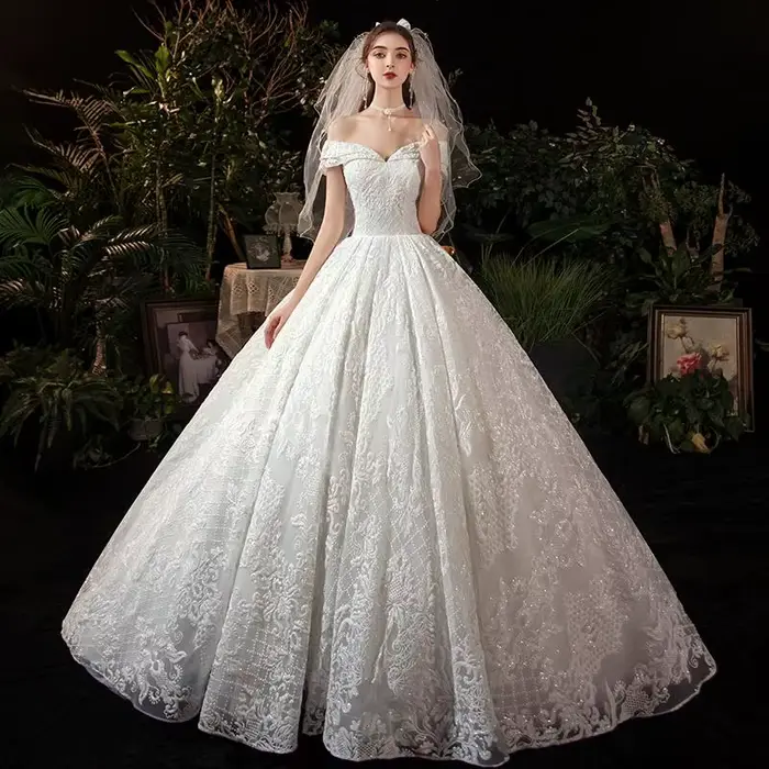 Robe de Mariée Élégante en Dentelle avec Traîne, Col Bateau, Luxe, 2023