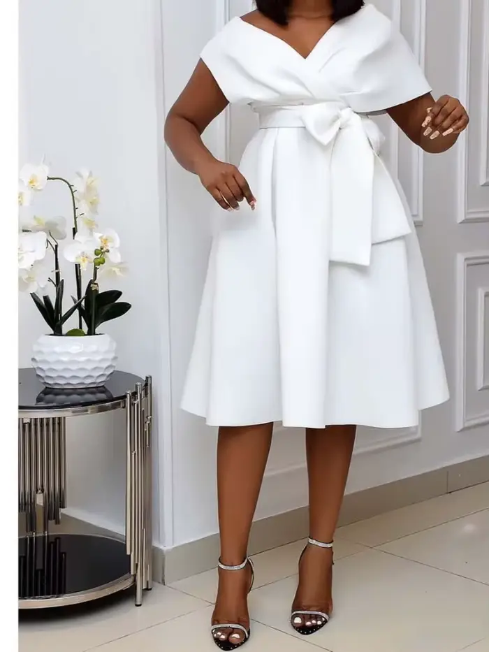 Robe mi-longue polyester pour femmes, col en V, coupe cintrée, manches courtes, silhouette élégante pour l'été et occasions spéciales