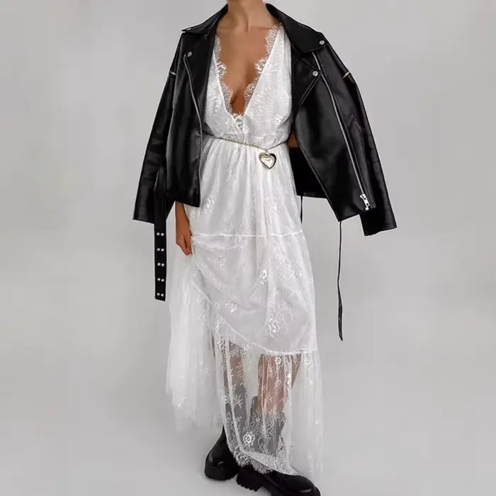 Robe en dentelle noire