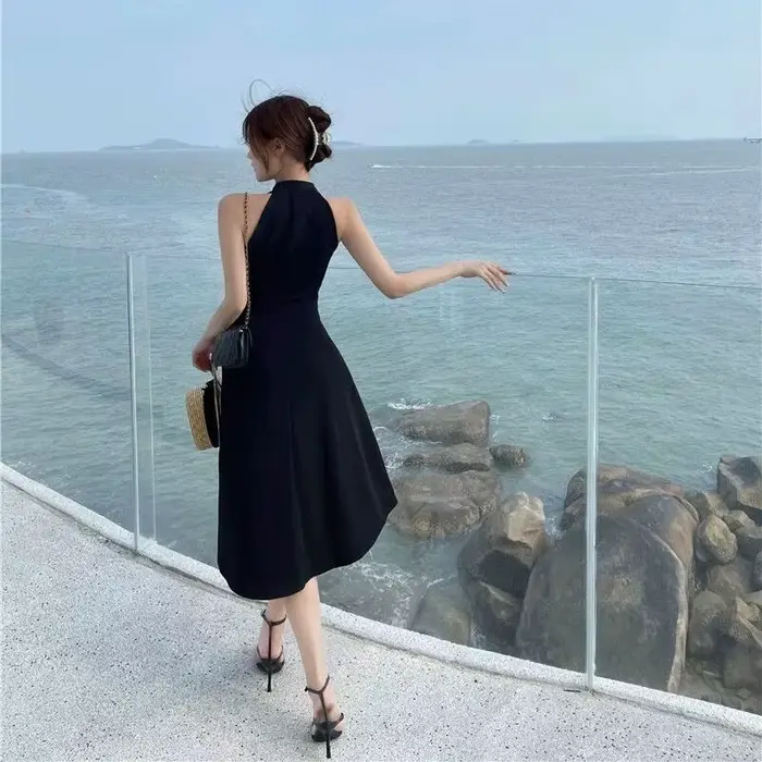Robe mi-longue à col licou pour femme élégante et décontractée style coréen chic et tendance pour les vacances d'été et autres occasions spéciales