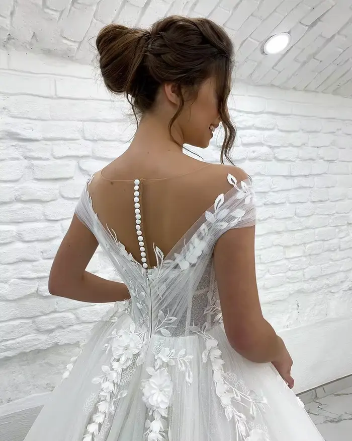 Robe de mariée princesse décolleté en V sans manches ornée de dentelle 3D et appliques pour femmes occasions spéciales soirée gala mariage