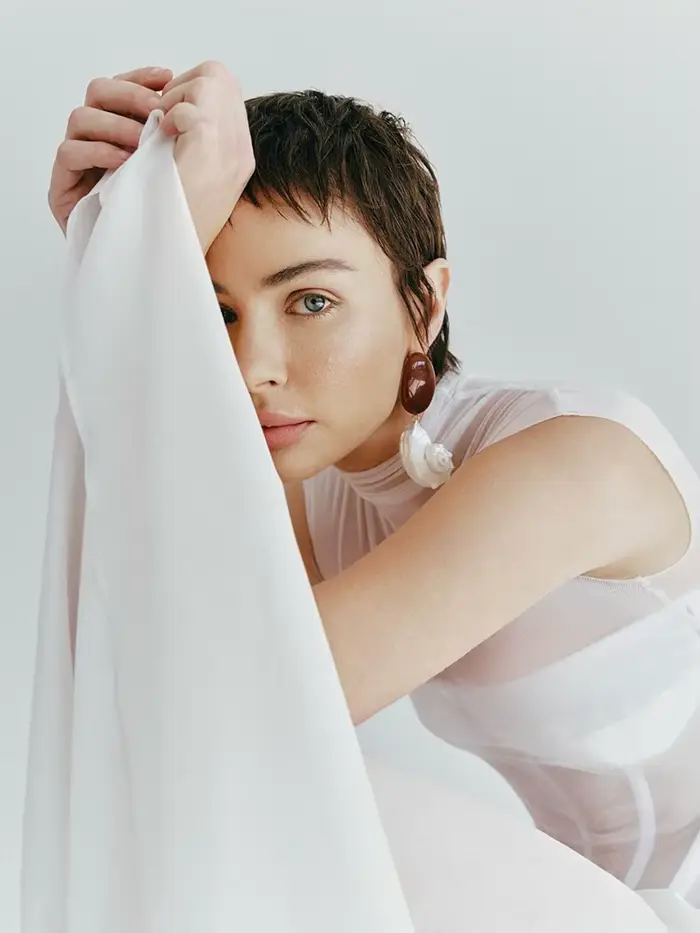 Robe d'illusion blanche transparente élégante avec jupe en tulle sans manches col roulé pour femmes occasions spéciales soirées de gala mariage