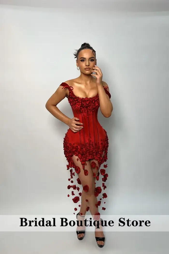 Robes de bal rouges chics en satin avec baleines