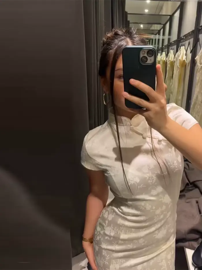Nouvelle Robe de Soirée Femme Mini Moulante à Col Mandarin et Manches Courtes