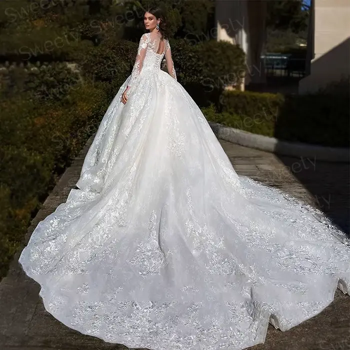Robe de Mariée Glamour en Dentelle Brodée sur Filet