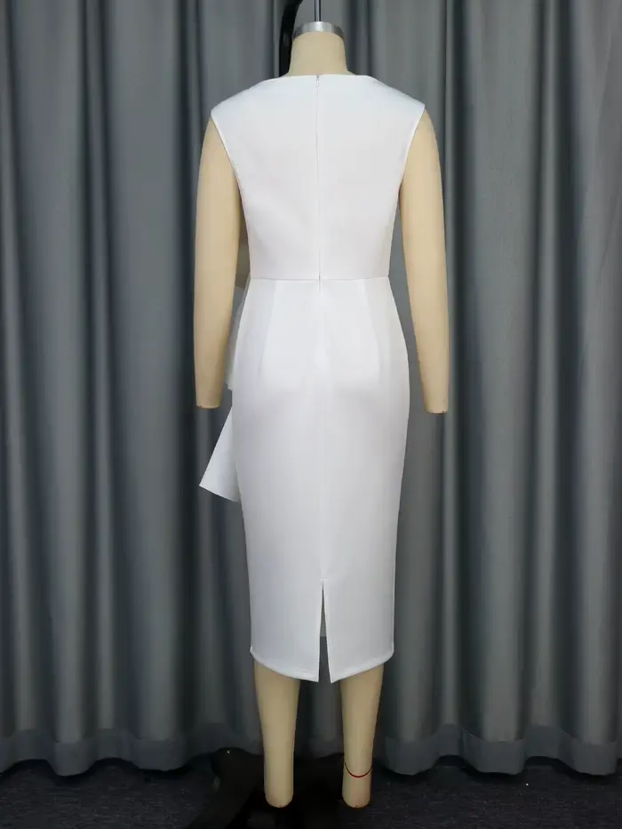 Robe mi-longue fourreau blanche élégante avec détails à volants de fleurs 3D