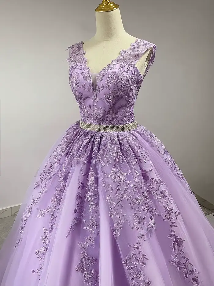 Robe de Mariée Violet Clair à Col en V