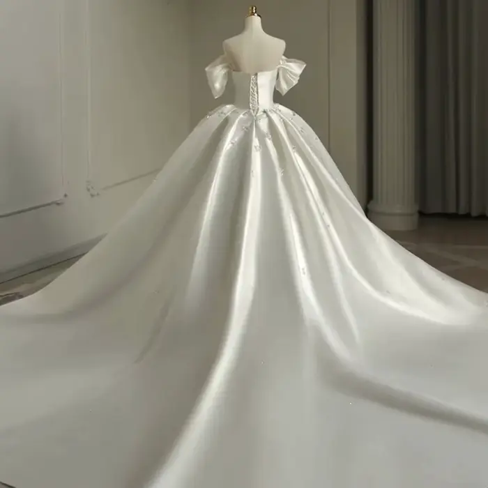 Robe de mariée en Satin avec traîne de chapelle de 100cm