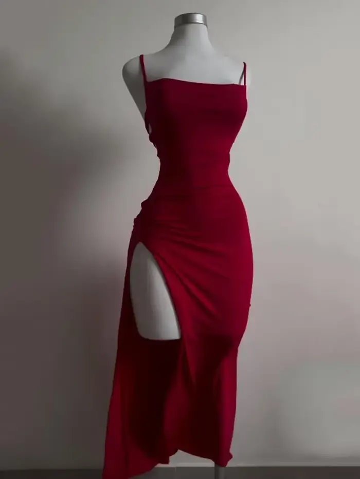 Robe d'été explosive à bretelles licou