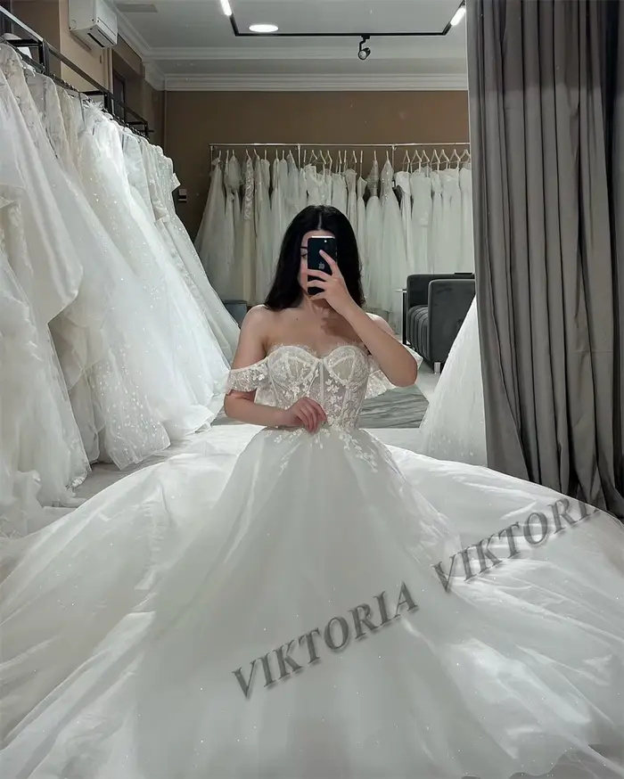 VIKTORIA-Robe de Mariée Moderne à Lacets pour Femme, Vêtement Personnalisé