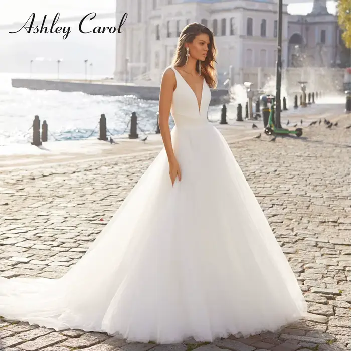 Ashley Carol-Robe de mariée en tulle, robe de Rh, sexy, col en v, dos nu, train chapelle, robes de p