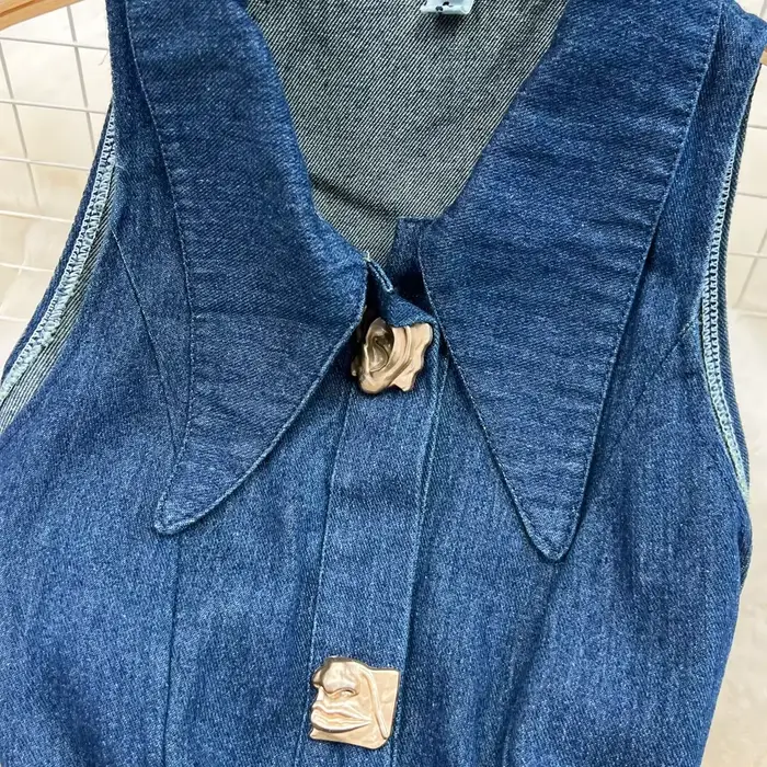 Robe en jean évidée à col rabattu pour femmes