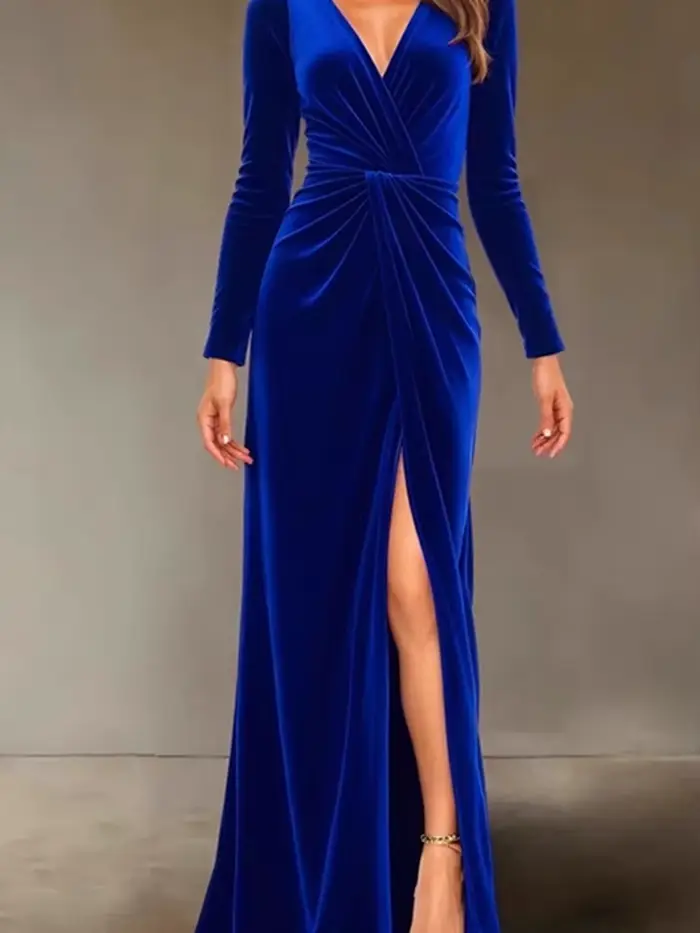 Robe de soirée en velours pour femme coupe régulière en A col V et manches longues pour occasion élégante