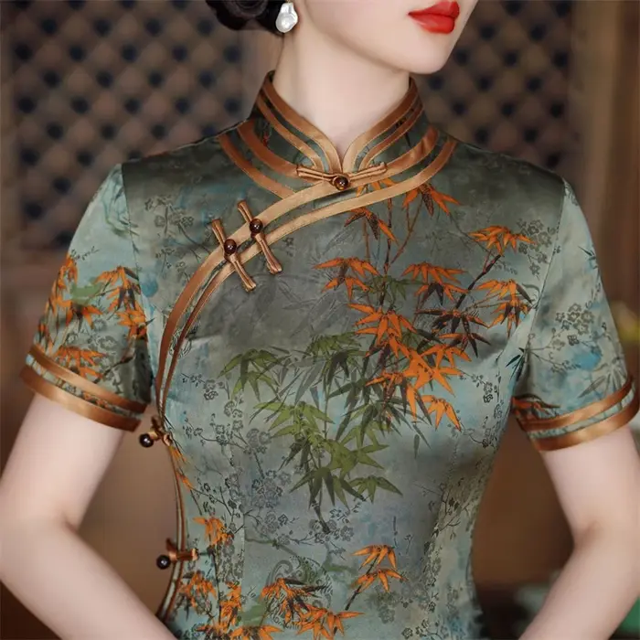 Robe qipao élégante à col mandarin pour femmes