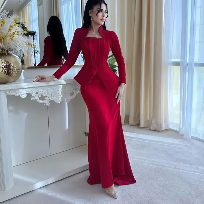 Robe de soirée sur mesure avec col montant élégant découpée carrée devant manches longues corsage structuré pour femmes occasions spéciales