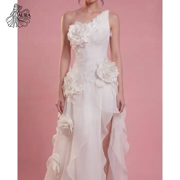 Robe de soirée Aura en mousseline blanche fendue