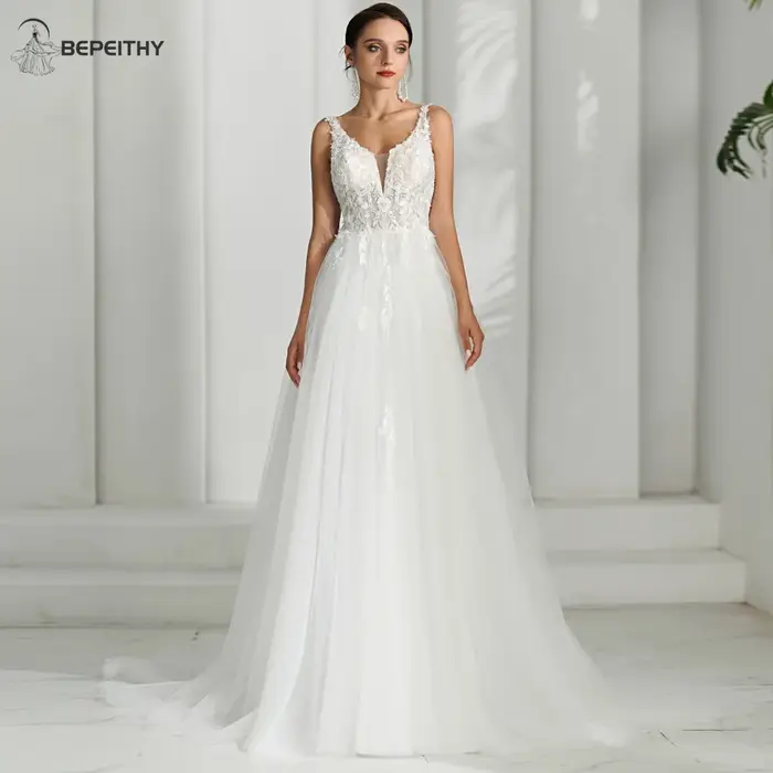 Robe de mariée de plage à col en V personnalisée pour femmes