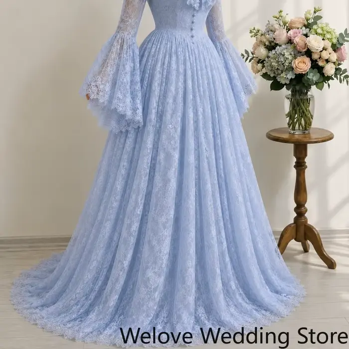 Robe de soirée romantique bleu poussière pour invitée de mariage, col montant, nœud au cou, col à volants, dentelle transparente, manches longues cloche